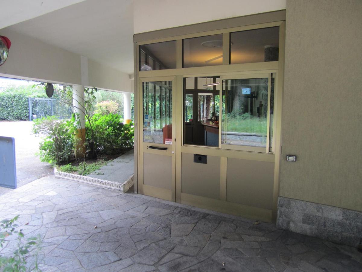 Hotel Motel Est Peschiera Borromeo Exterior photo